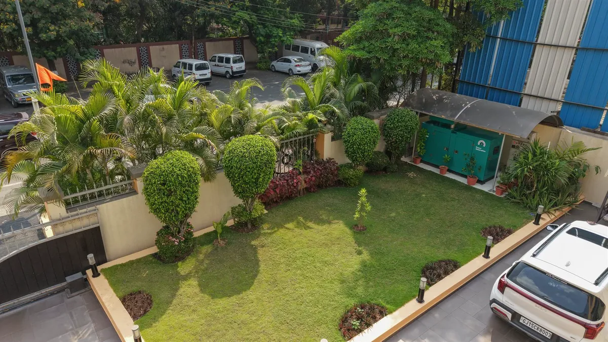 Outdoor Gardens & Lawns